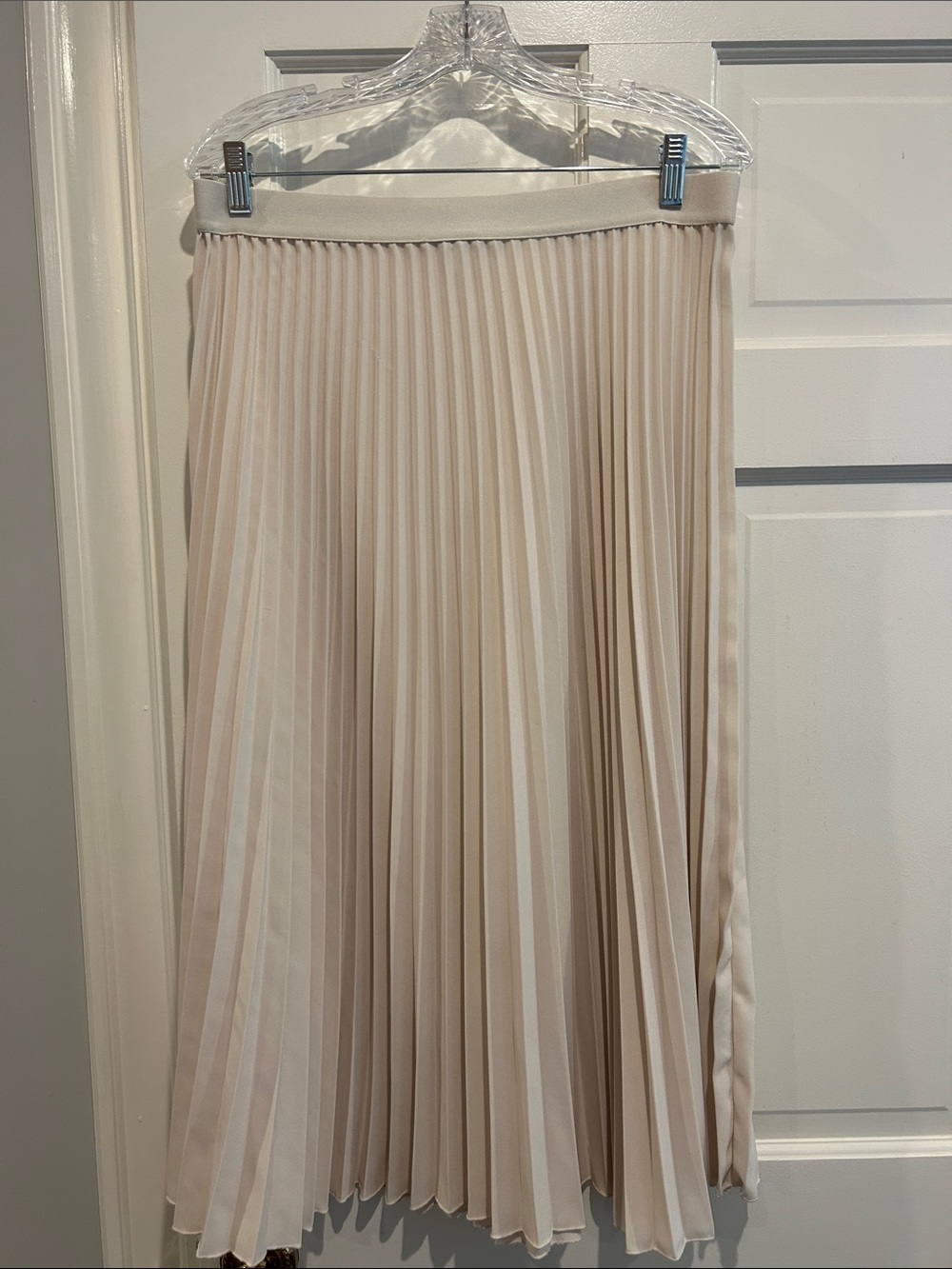 H&M Pleated Midi Skirt in Light Beige